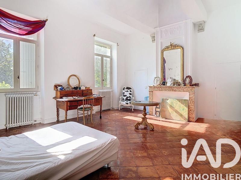 Maison - 465 m² - 12 pièces