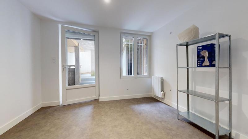 Maison en pierre - 158 m² - 8 pièces