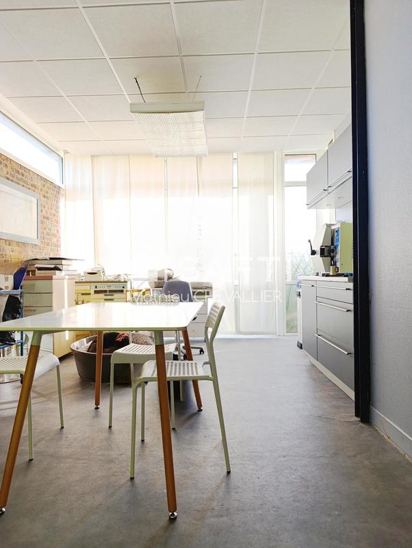 Local commercial - 275 m² - 8 pièces