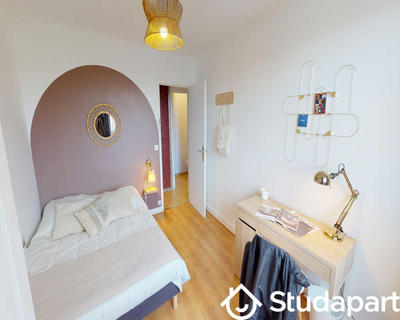 Chambre - 80 m² - 1 pièce