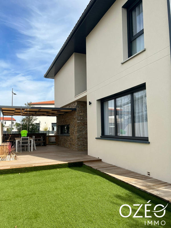 Maison contemporaine - 140 m² - 4 pièces