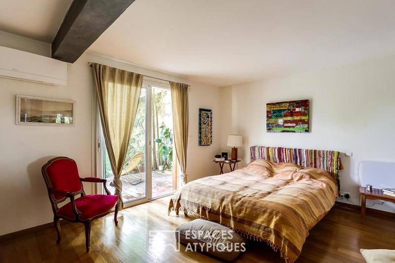 Maison - 360 m² - 8 pièces