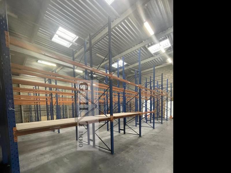 Entrepôt - 1 190 m²