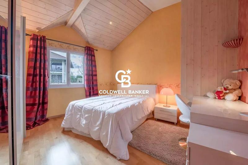 Maison - 285 m² - 6 pièces