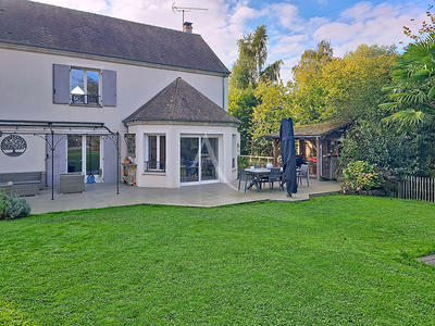 Maison - 205 m² - 5 pièces