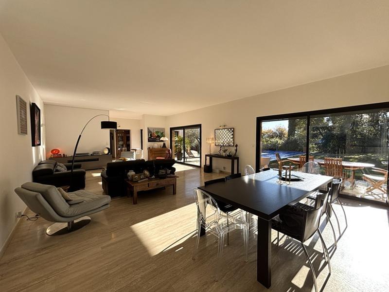 Villa - 200 m² - 5 pièces