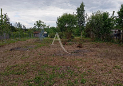 Terrain - 1 500 m²