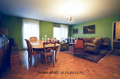 Appartement - 100 m² - 4 pièces