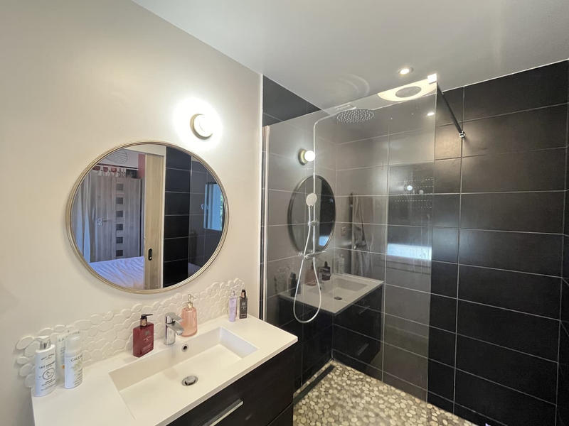 Maison - 210 m² - 6 pièces