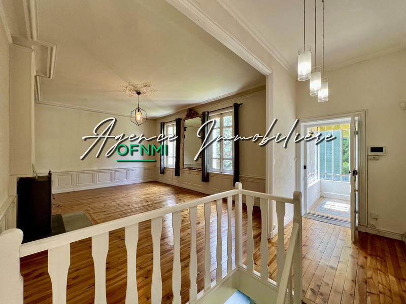 Propriété - 224 m² - 7 pièces