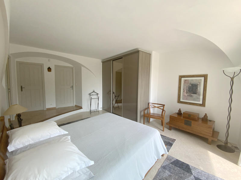 Maison - 273 m² - 6 pièces