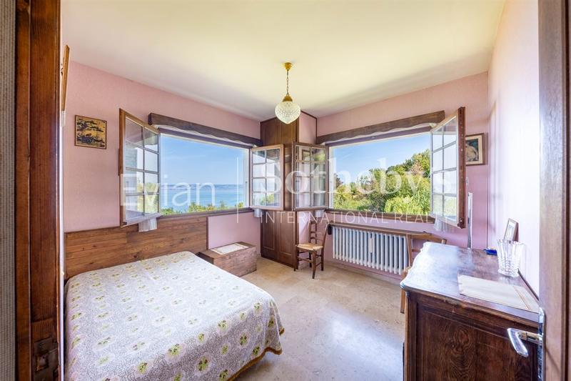 Maison - 300 m² - 8 pièces