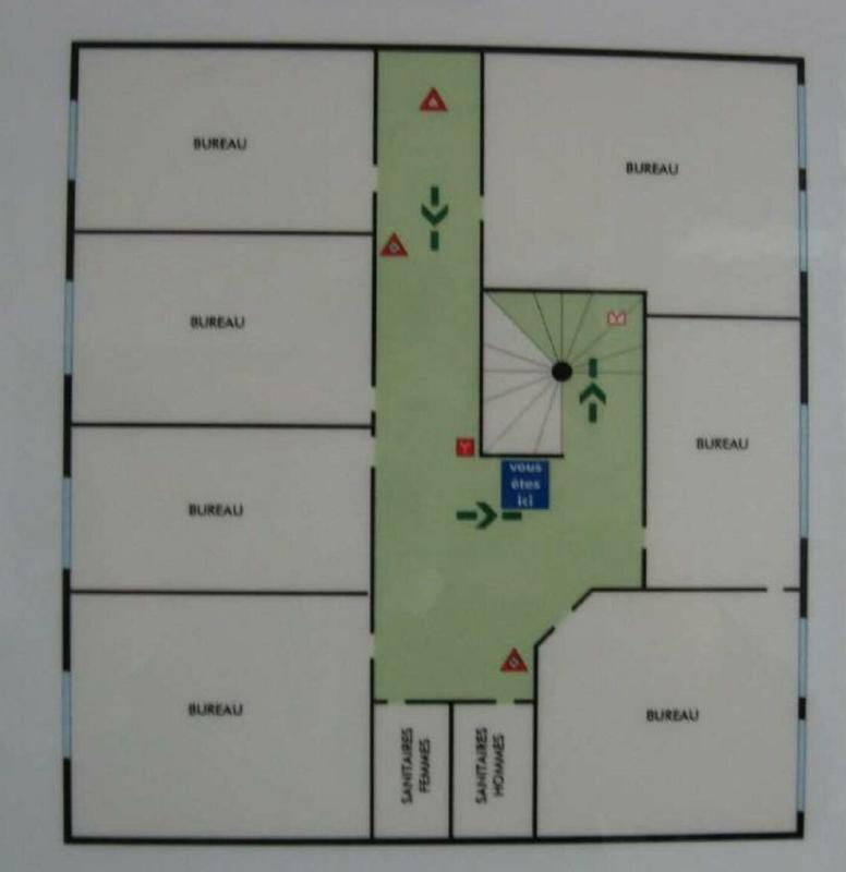 Entrepôt - 1 421 m²