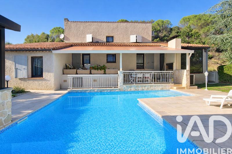 Maison - 260 m² - 7 pièces