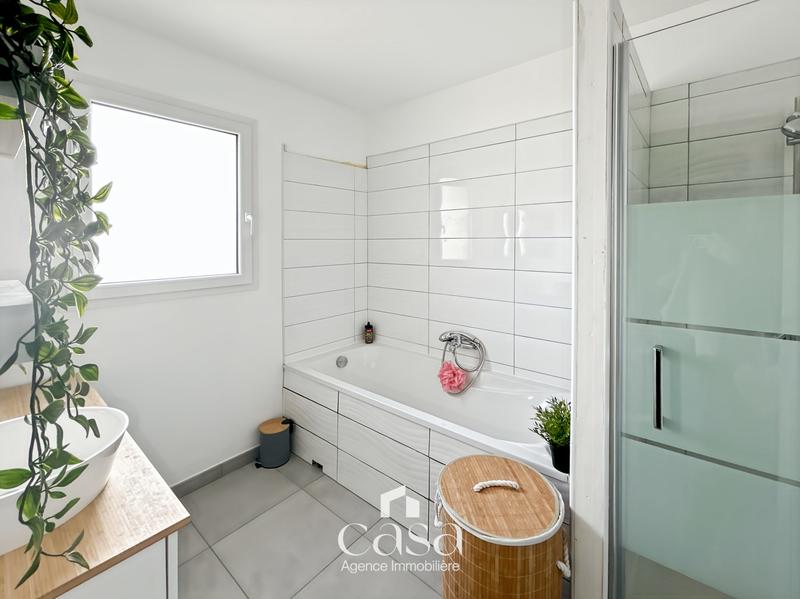 Maison contemporaine - 143 m² - 7 pièces