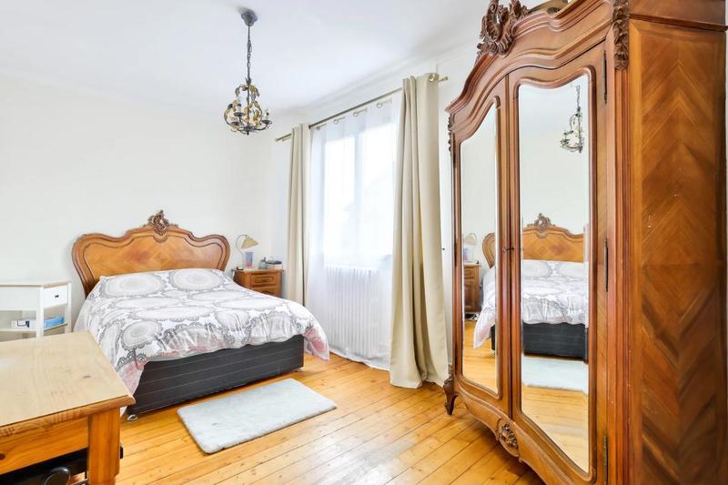 Maison - 200 m² - 7 pièces