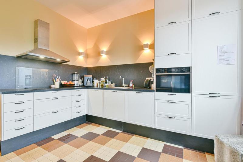 Maison - 195 m² - 9 pièces