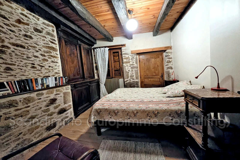 Maison - 212 m² - 8 pièces