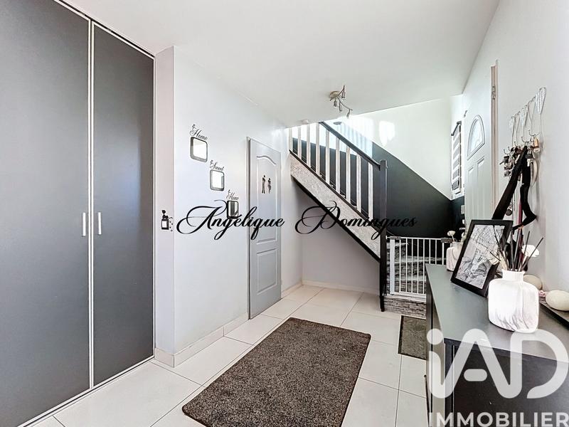 Maison - 242 m² - 8 pièces