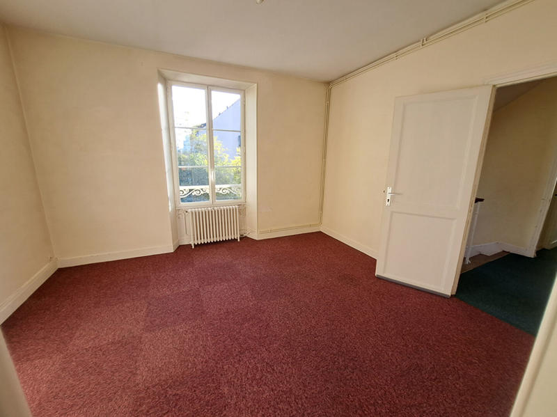 Bureau - 146 m² - 6 pièces