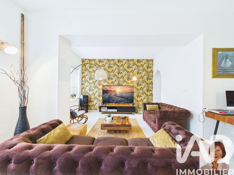 Maison - 210 m² - 8 pièces