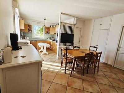 Demeure - 242 m² - 11 pièces