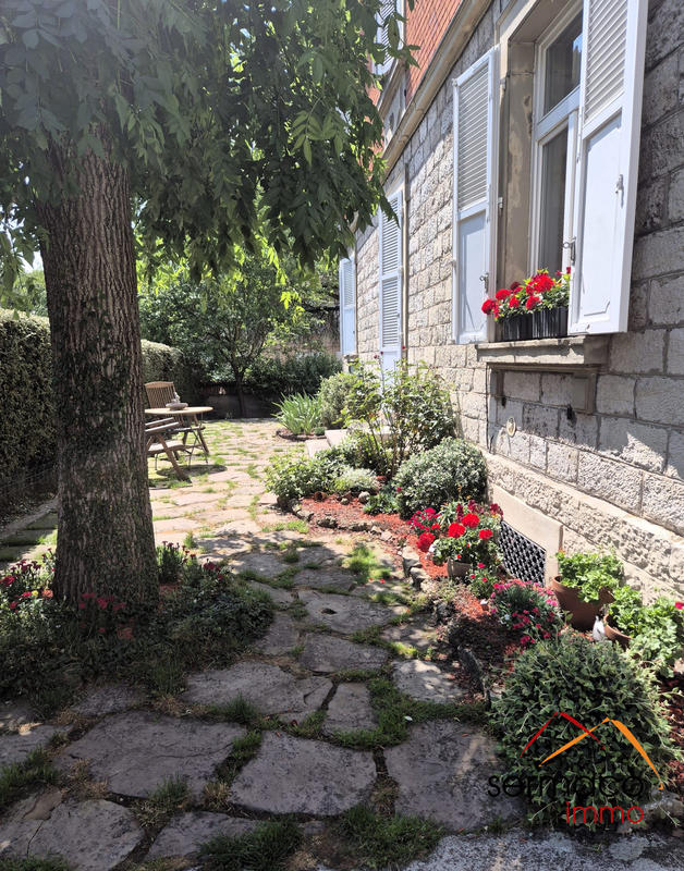 Maison - 334 m² - 14 pièces