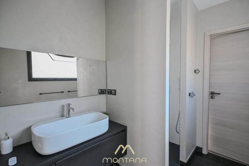 Maison contemporaine - 240 m² - 7 pièces