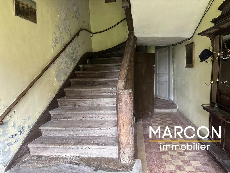 Maison - 302 m² - 15 pièces