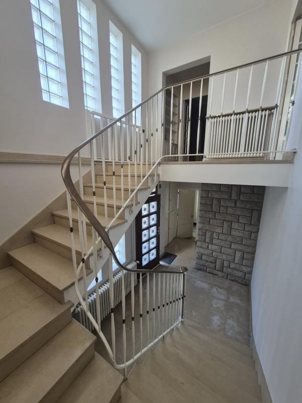 Maison - 200 m² - 7 pièces