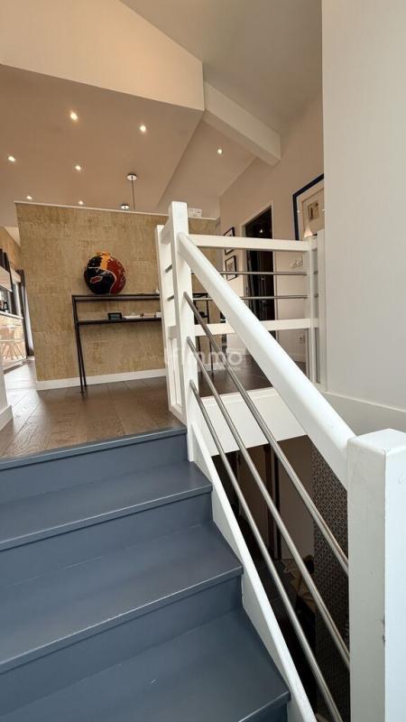 Appartement - 139 m² - 6 pièces