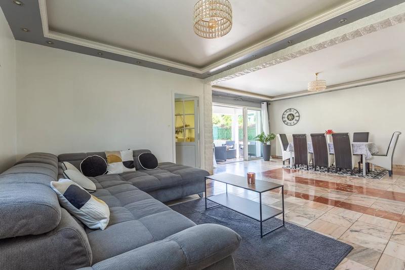 Maison - 191 m² - 9 pièces