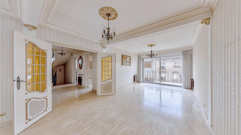 Appartement - 195 m² - 7 pièces