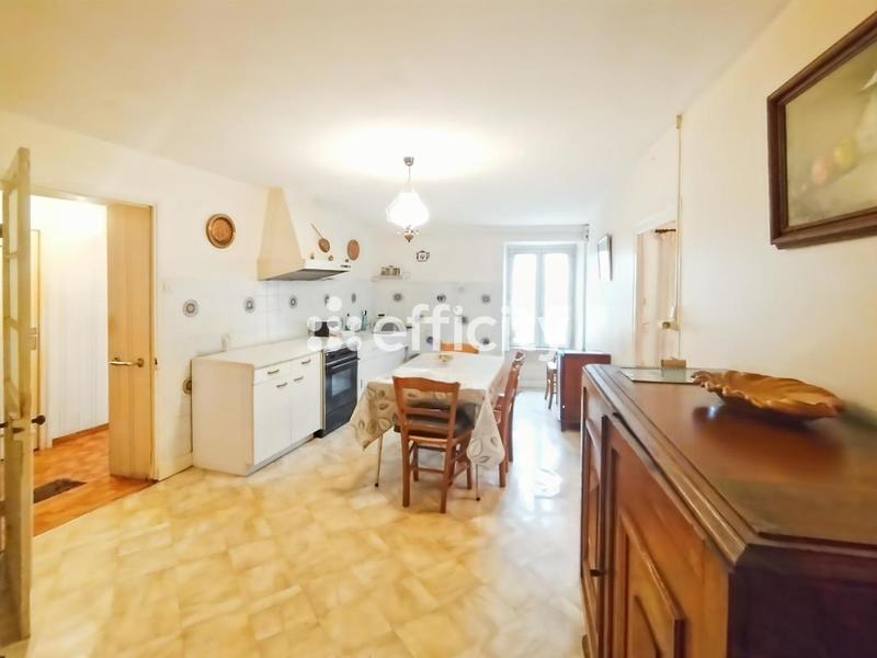Maison - 225 m² - 5 pièces