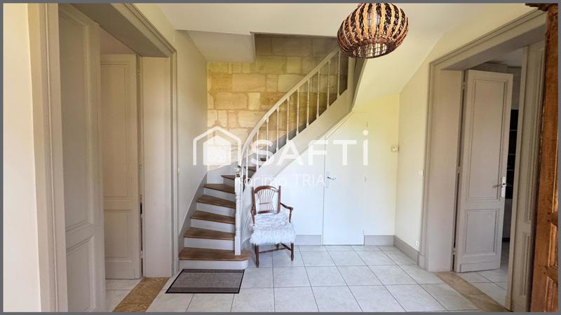 Maison - 236 m² - 7 pièces