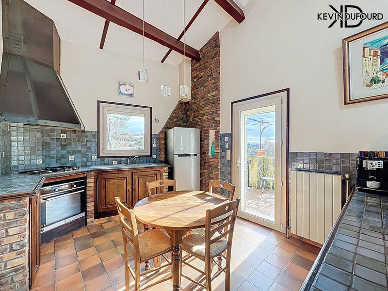 Maison - 200 m² - 7 pièces