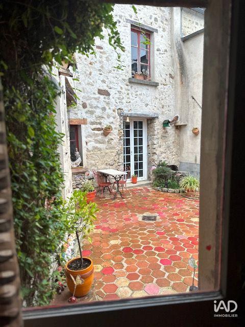 Maison - 200 m² - 9 pièces