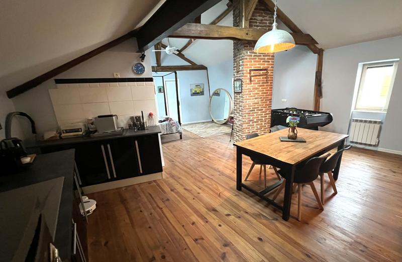 Maison traditionnelle - 250 m² - 8 pièces