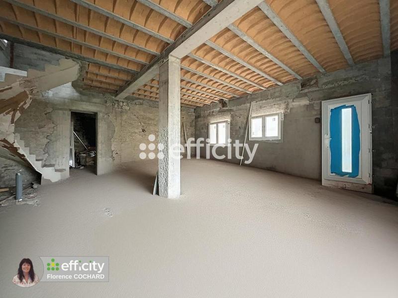 Maison - 180 m² - 2 pièces