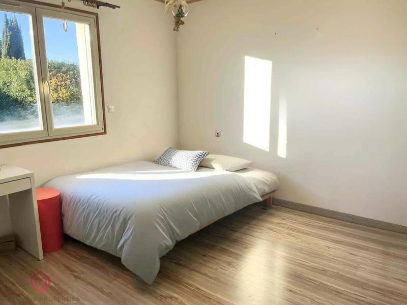 Maison - 243 m² - 6 pièces