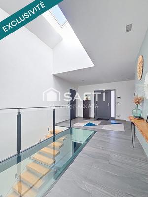 Maison - 260 m² - 9 pièces