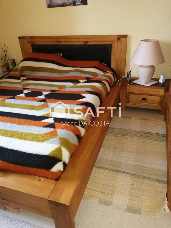 Maison - 230 m² - 11 pièces