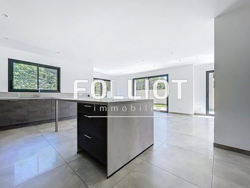 Maison - 160 m² - 6 pièces