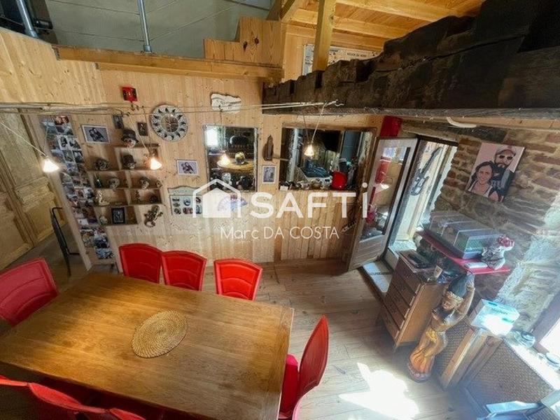 Maison - 225 m² - 10 pièces