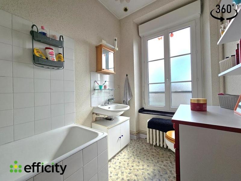 Maison - 253 m² - 15 pièces