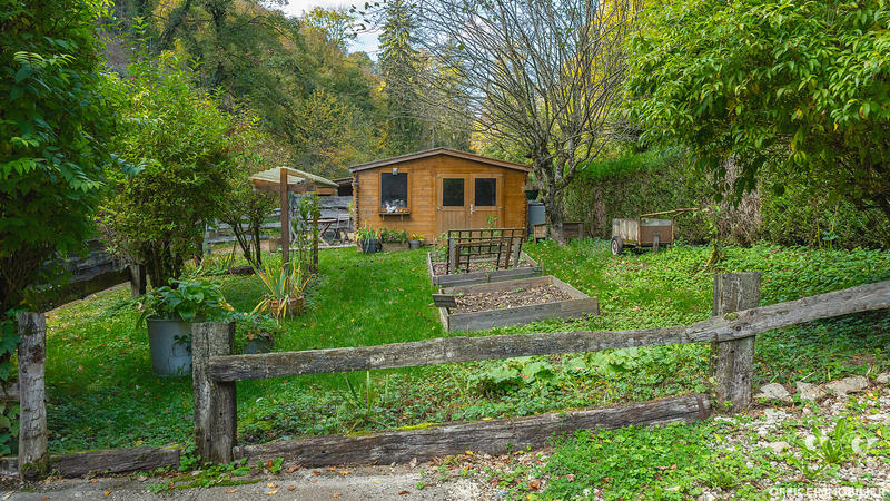 Maison - 250 m² - 6 pièces