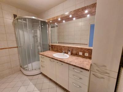 Appartement - 82 m² - 3 pièces