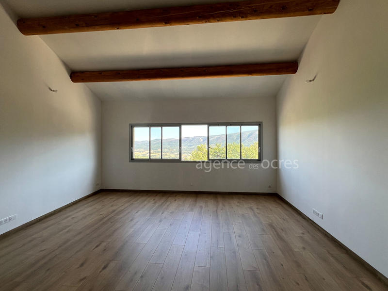 Maison - 240 m² - 5 pièces