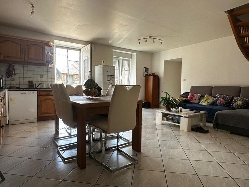 Maison - 110 m² - 6 pièces