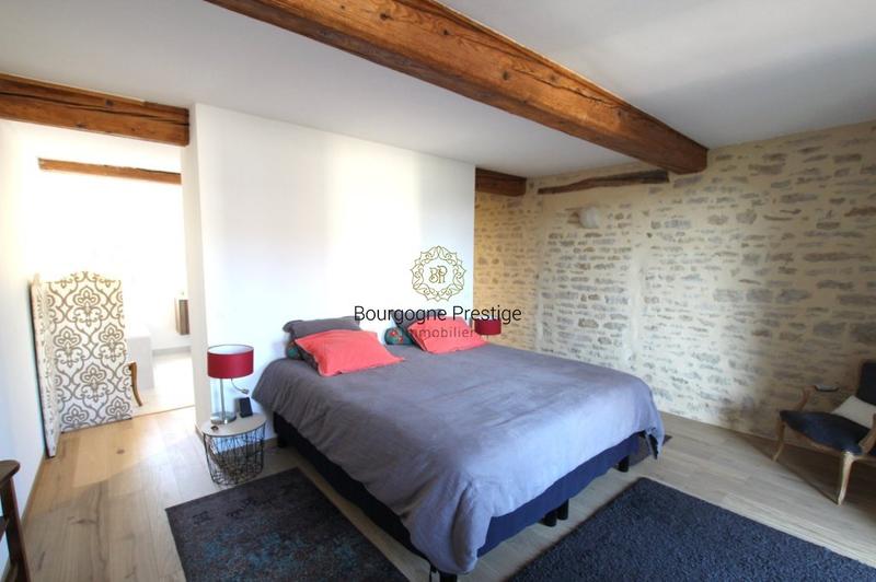 Propriété - 221 m² - 8 pièces